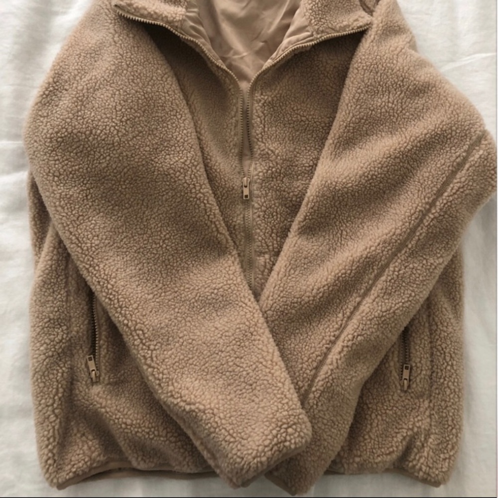 BRANDY MELVILLE TEDDY COAT